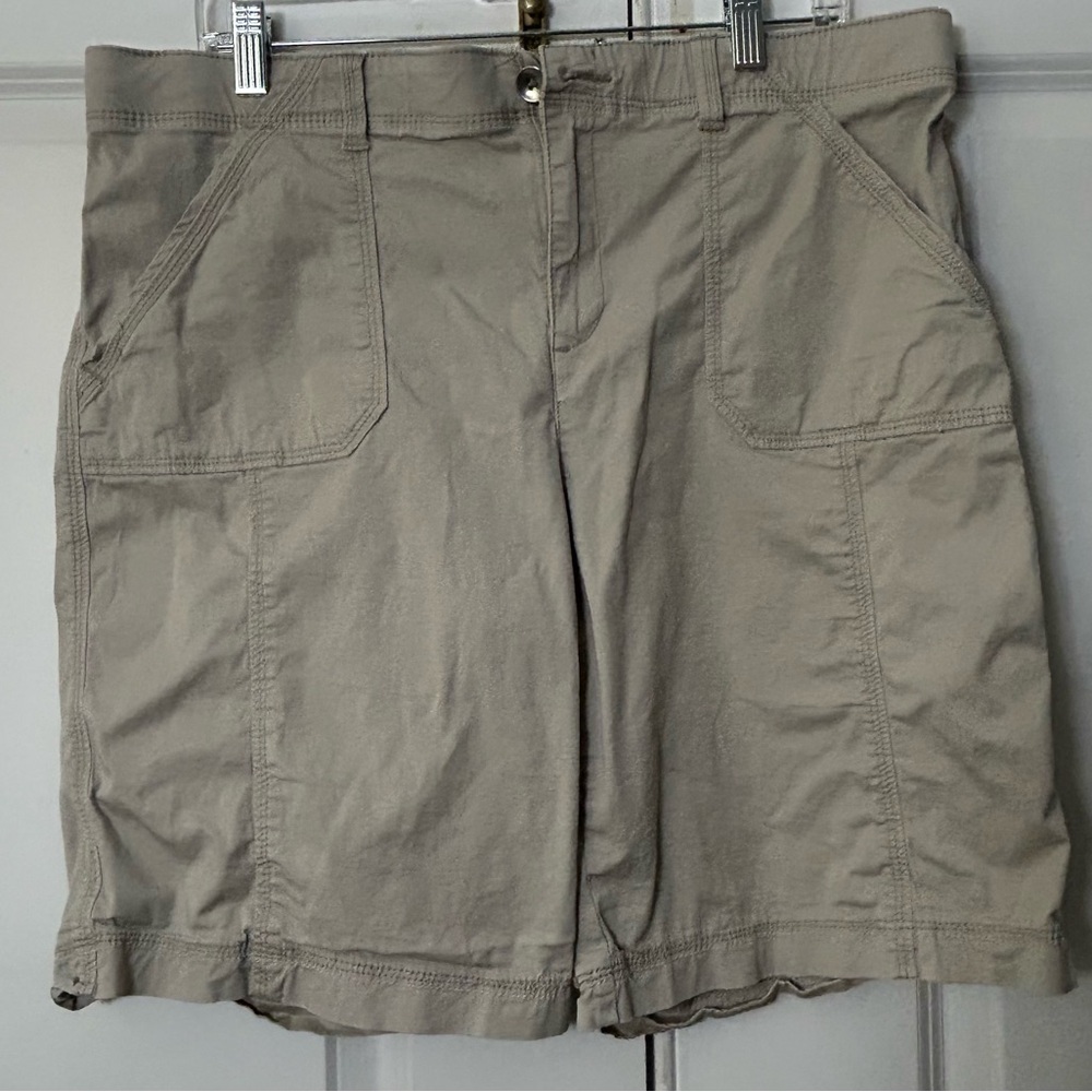Lee Khaki Comfort Waistband Light Khaki Shorts with Pockets Size 14